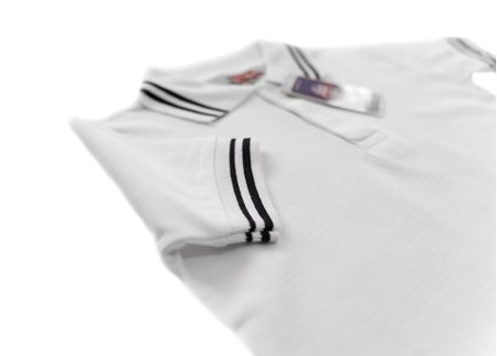 KISA KOL SİYAH ÇİZGİ YAKALI LAKOS TİŞÖRT BEYAZ